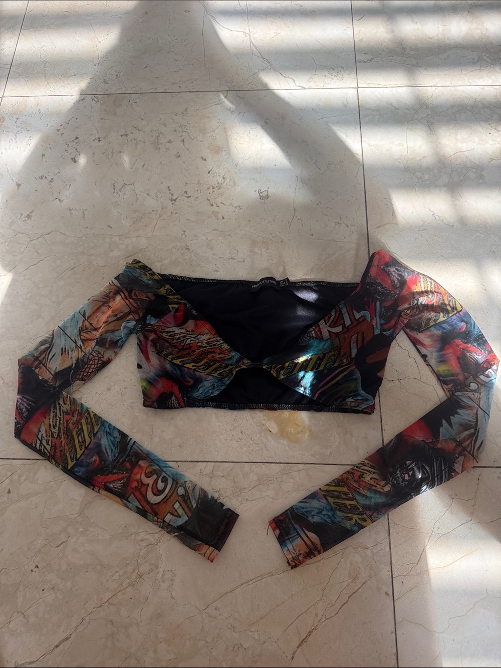 PrettyLittleThing Multicolor Graphic Long Sleeve Crop Top